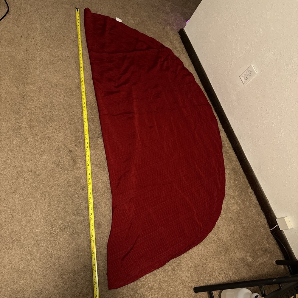 Red Linear Textured Table Cloth